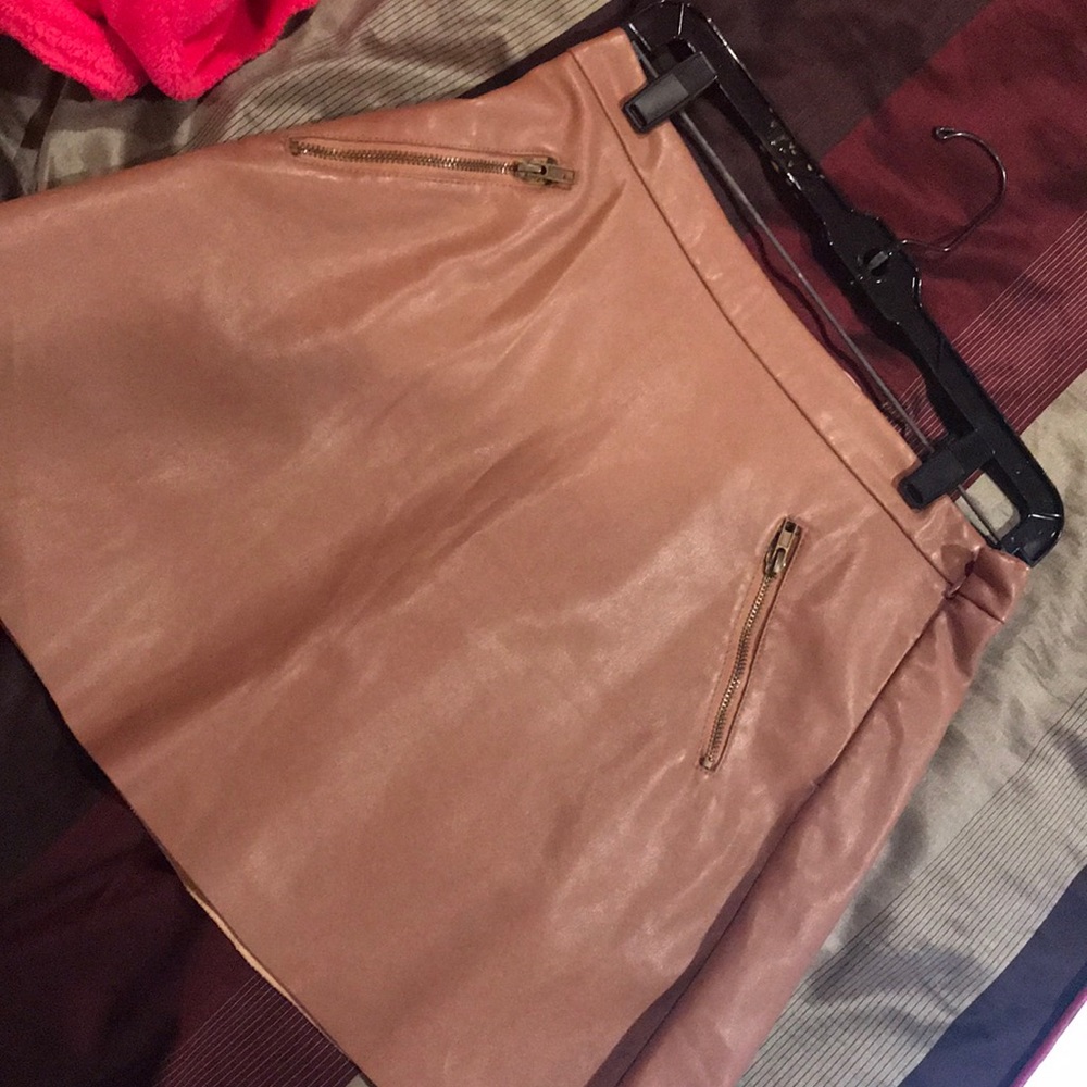 Zip leather skirt